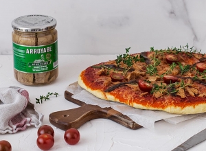 pizza anchovies tuna