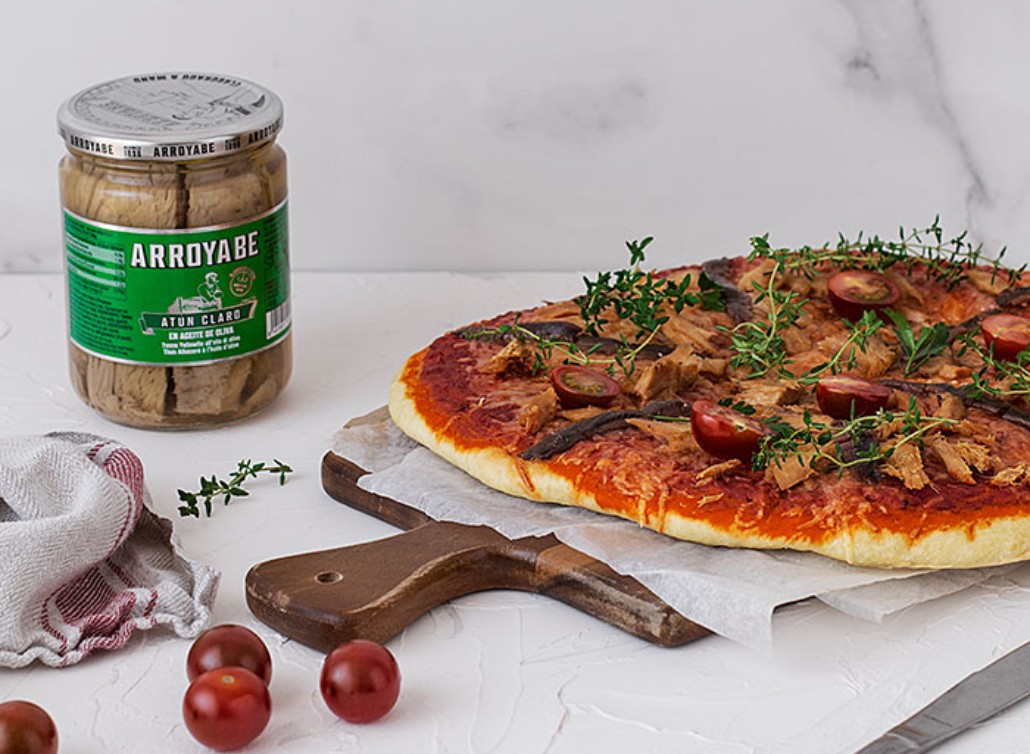 pizza anchovies tuna